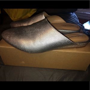 ComfortView Silver Mules. SIZE 10 WIDE.